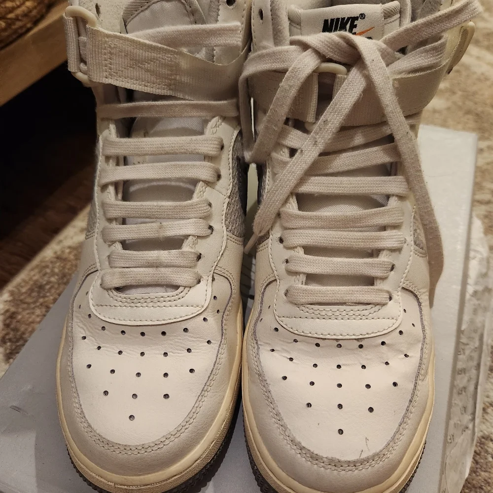 Nike Air Force 1 High LE